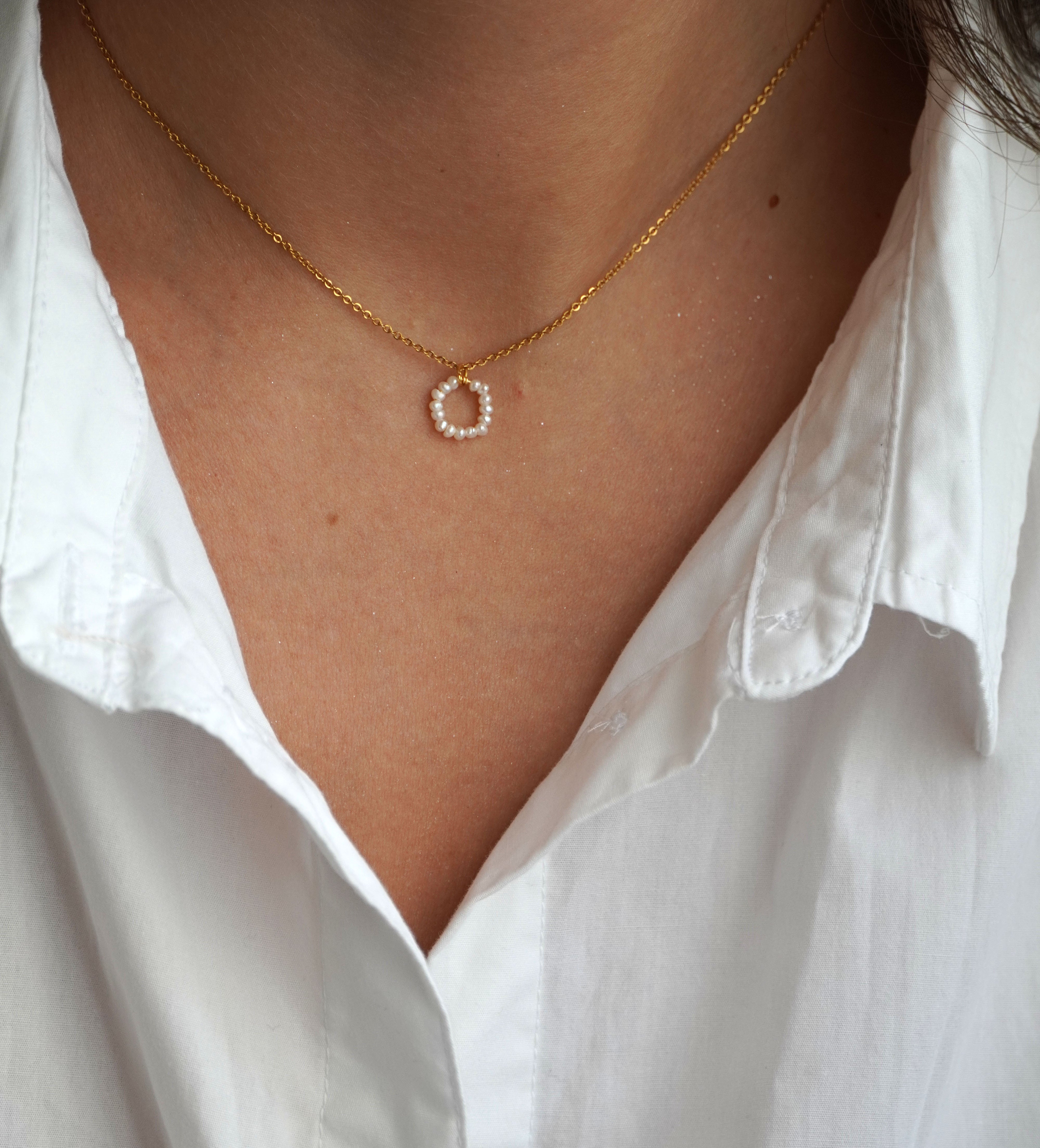 DINA NECKLACE PEARLS