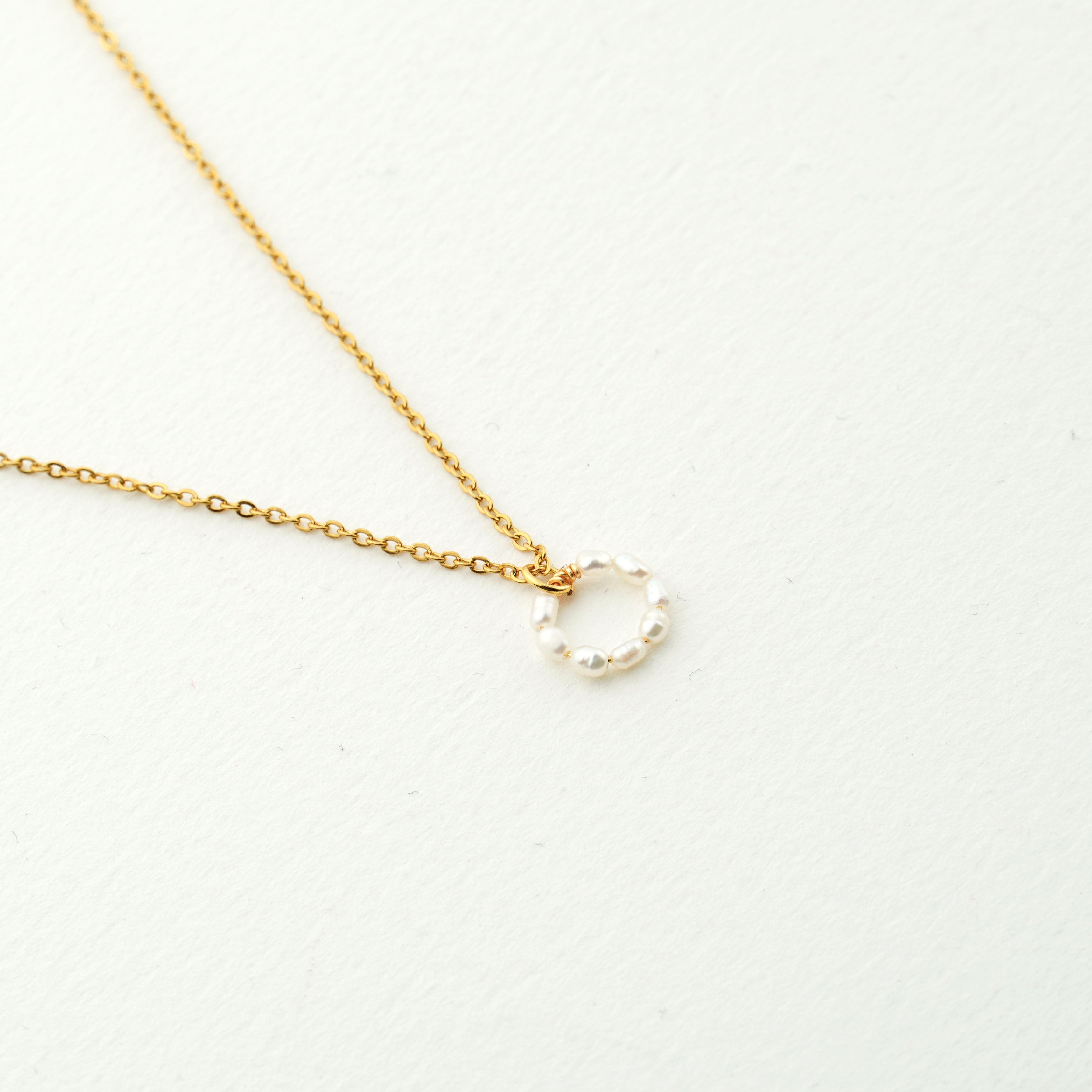 DINA NECKLACE PEARLS